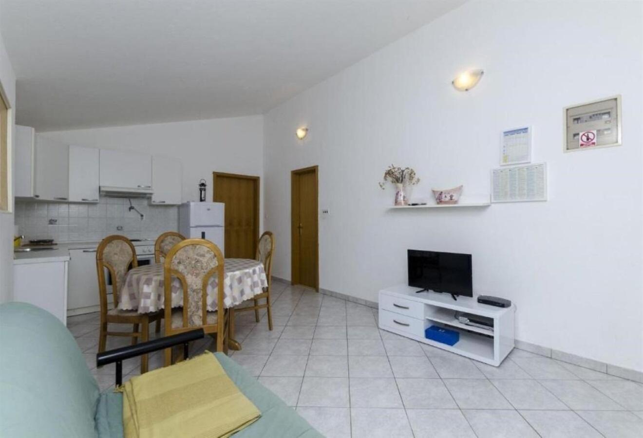 Apartments Mil - 80M From The Sea Sevid Exterior photo