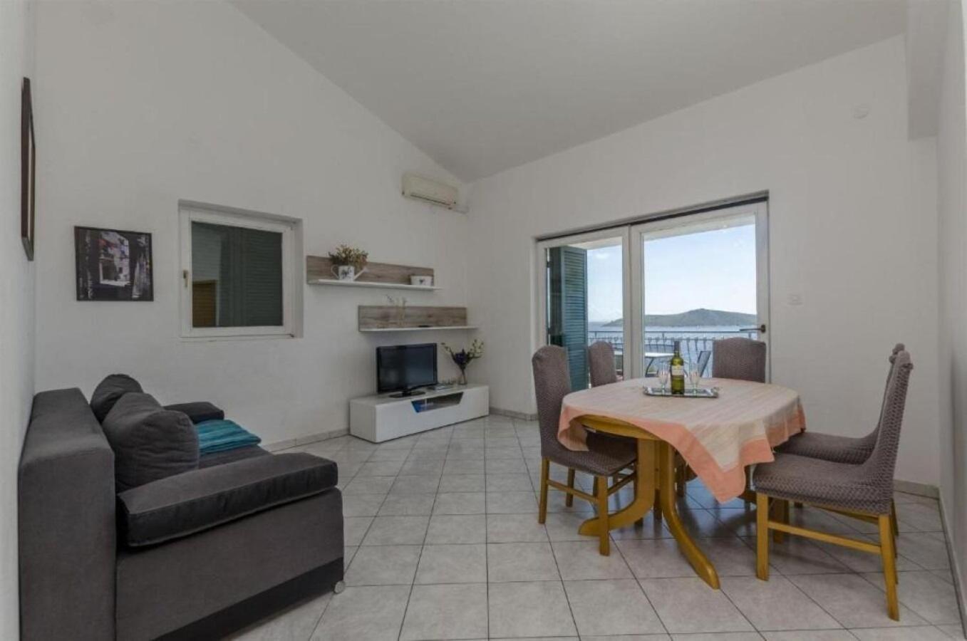 Apartments Mil - 80M From The Sea Sevid Exterior photo