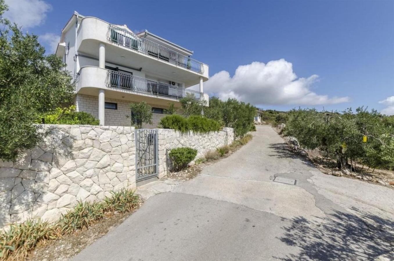 Apartments Mil - 80M From The Sea Sevid Exterior photo